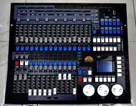 Venta estándar internacional 8 Uds 1024 controlador para luces de escenario PAR consolas DJ 512 controlador DMX equipo Disco